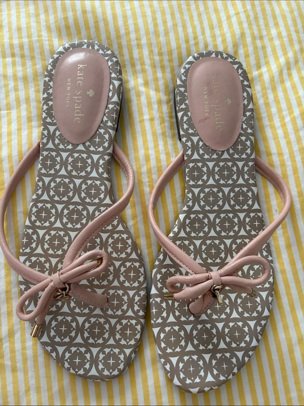 kate spade Pink Bow Patterned Flip Flop Sandals